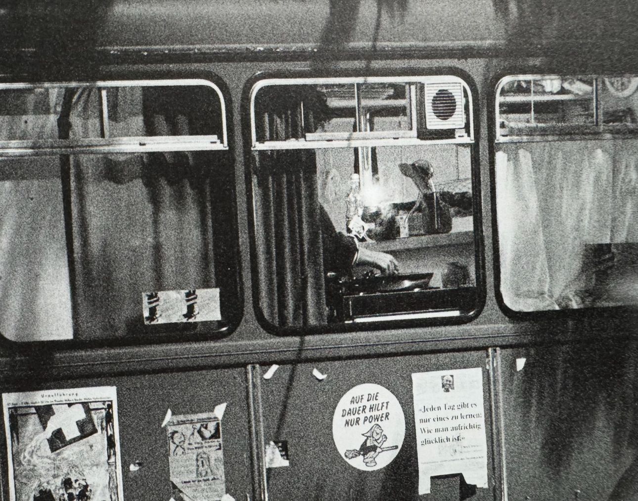 Der Lila Bus an der Dfourstrasse